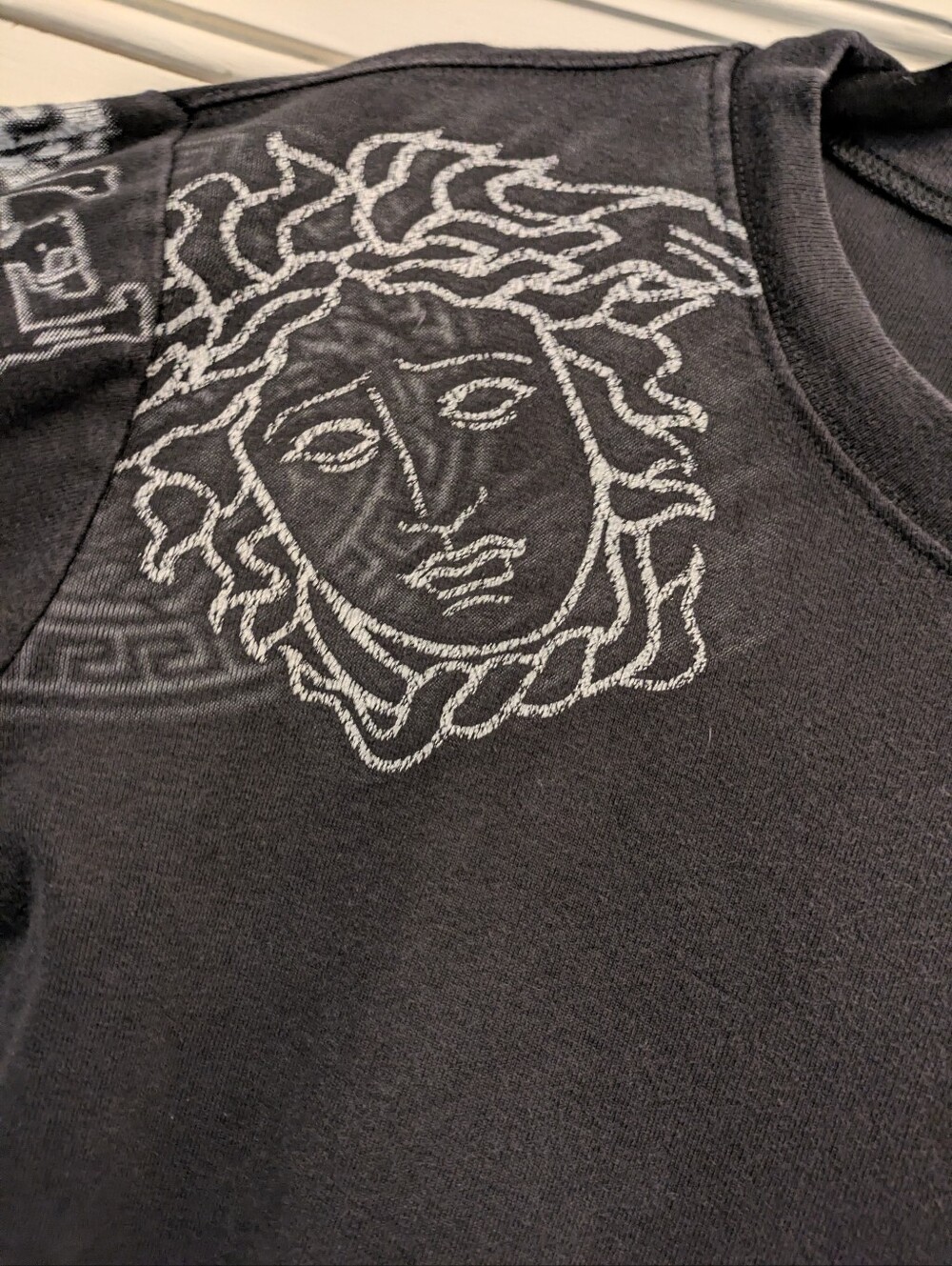 Versace 109% Long Sleeve T Shirt w/ Graphic Art Design On Shoulder & Arm-M/L - Picture 3 of 5